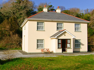 Self catering breaks at Glengariff in Beara Peninsula, County Cork