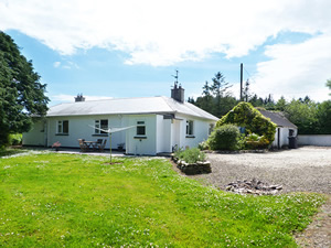 Self catering breaks at Ardmore in Youghal Bay, County Cork