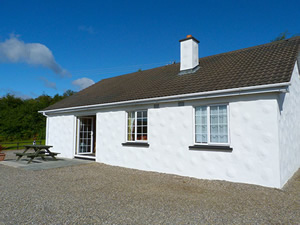 Self catering breaks at Glendalough in Glendalough, County Wicklow