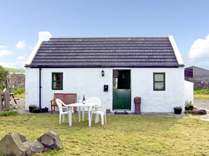 Self catering breaks at Ballintoy in Giants Causeway, County Antrim