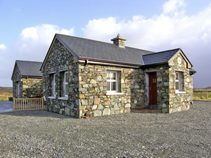 Self catering breaks at Ballyconneely in Connemara, County Galway