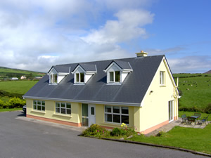 Self catering breaks at Annascaul in Dingle Peninsula, County Kerry