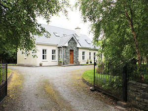 Self catering breaks at Carragh Lake in Ring of Kerry, County Kerry