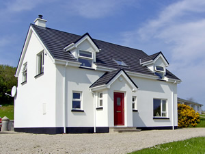 Self catering breaks at Portsalon in Seaside Resort, County Donegal