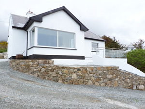 Self catering breaks at Roundstone in Connemara, County Galway