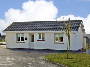 Self catering breaks at Banna in Banna Beach, County Kerry