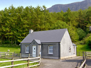 Self catering breaks at Glenariff Or Waterfoot in Glens of Antrim, County Antrim