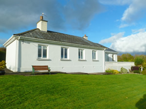Self catering breaks at Knockanore in Youghal Bay, County Waterford