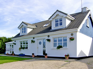 Self catering breaks at Carraroe in Galway Bay, County Galway