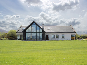 Self catering breaks at Glenbeigh in Ring of Kerry, County Kerry