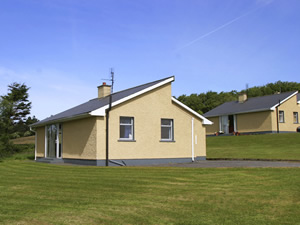 Self catering breaks at Ballintra in Donegal Bay, County Donegal