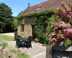 Mill Holm Cottage in Cherington, Oxfordshire, Central England