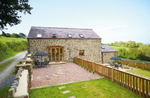 Self catering breaks at Mulberry Cottage in Cwmdu, Carmarthenshire