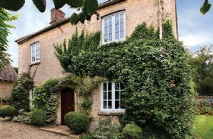 Self catering breaks at Old School Cottage in Asthall, Gloucestershire