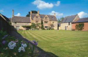 Self catering breaks at Willington Farmhouse in Willington, Warwickshire