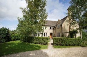 Self catering breaks at Hunter Court in Clanfield, Oxfordshire