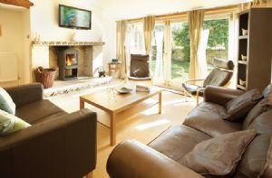 Self catering breaks at Bounty Cottage in Longborough, Gloucestershire