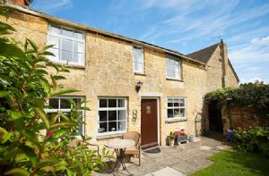 Self catering breaks at Vine Cottage in Chipping Campden, Gloucestershire