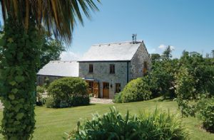 Self catering breaks at Tregadjack Barn in Sithney, Cornwall