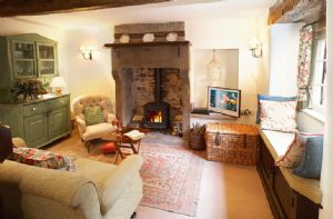 Self catering breaks at Memorial Cottage in Hope Valley, Derbyshire