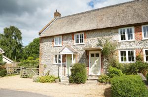 Self catering breaks at Coombe Cottage in Sydling St Nicholas, Dorset