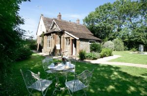 Self catering breaks at The Old School in South Perrott, Dorset