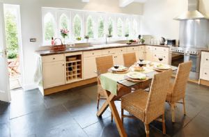 Self catering breaks at Woodland Cottage in Romansleigh, Devon