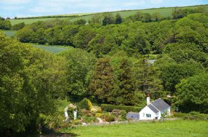 Self catering breaks at Turnpike Cottage in Stokenham, Devon