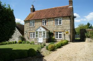 Self catering breaks at Laurel Cottage in Calbourne, Isle of Wight