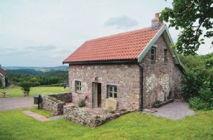 Self catering breaks at Orchard Cottage in Penterry, Monmouthshire