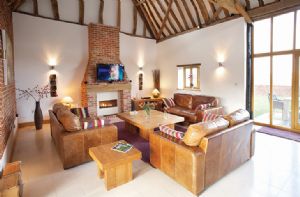 Self catering breaks at Thatch Barn in Buringham Green, Norfolk