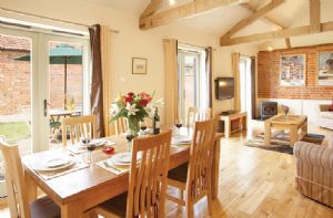 Self catering breaks at 1 Mere Farm Barns in Mannington, Norfolk