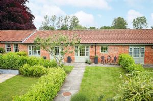 Self catering breaks at Oystercatcher in Little Walsingham, Norfolk