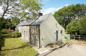 Self catering breaks at 2 Tregroes Cottage in Fishguard, Pembrokeshire