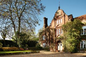 Self catering breaks at Witnesham Hall in Witnesham, Suffolk