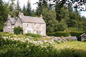 Self catering breaks at Luxury Country House in Kirriemuir, Perthshire