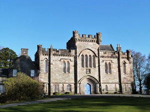 Self catering breaks at Castle With History in Kilmarnock, Ayrshire