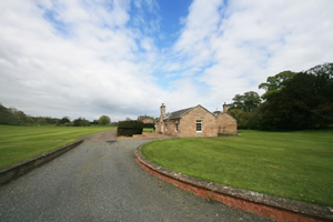Self catering breaks at Traditional Estate Cottage in Dunglass, East Lothian