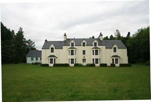 Self catering breaks at Stylish Victorian Lodge in Blair Atholl, Perthshire