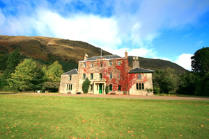 Self catering breaks at Mansion with Swimming Pool in Corran, Argyll
