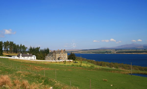 Self catering breaks at Shooting Lodge with loch view in Lairg, Sutherland