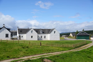 Self catering breaks at Luxury Steading Lodge in Drumnadrochit, Inverness-shire