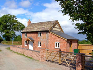 Self catering breaks at Point Cottage in Preston-on-Wye, Herefordshire