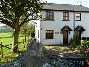 Self catering breaks at Curlew Cottage in Bardsea, Cumbria