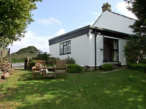 Self catering breaks at Bretton Mount Cottage in Eyam, Derbyshire