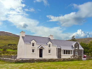 Self catering breaks at Fort Cottage in Caherdaniel, County Kerry