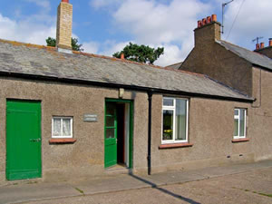 Self catering breaks at Cuthberts Cottage in Belford, Northumberland