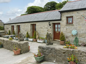 Self catering breaks at Dairy Cottage in Mabe, Cornwall