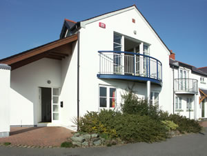 Self catering breaks at Traeth Atsain in Trearddur Bay, Gwynedd