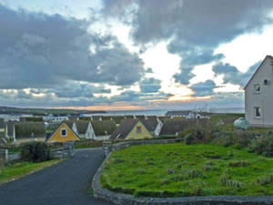 Self catering breaks at Rusheen Cottage in Lahinch, County Clare